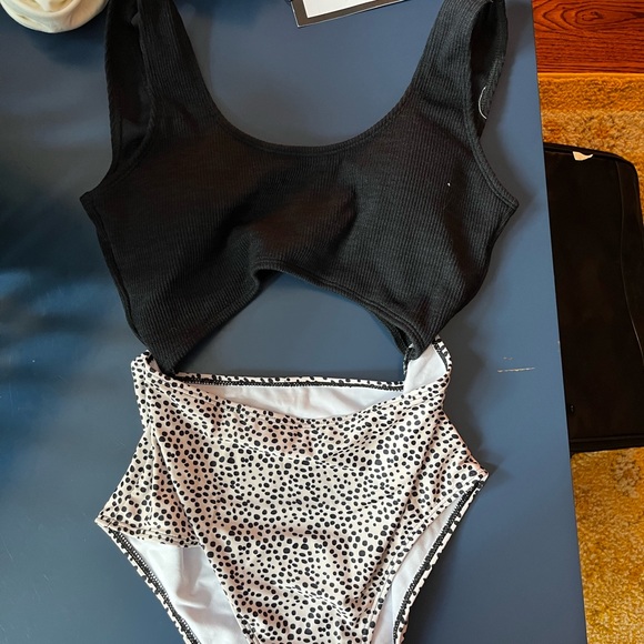 SHEIN Other - Super cute swim suit. Size medium